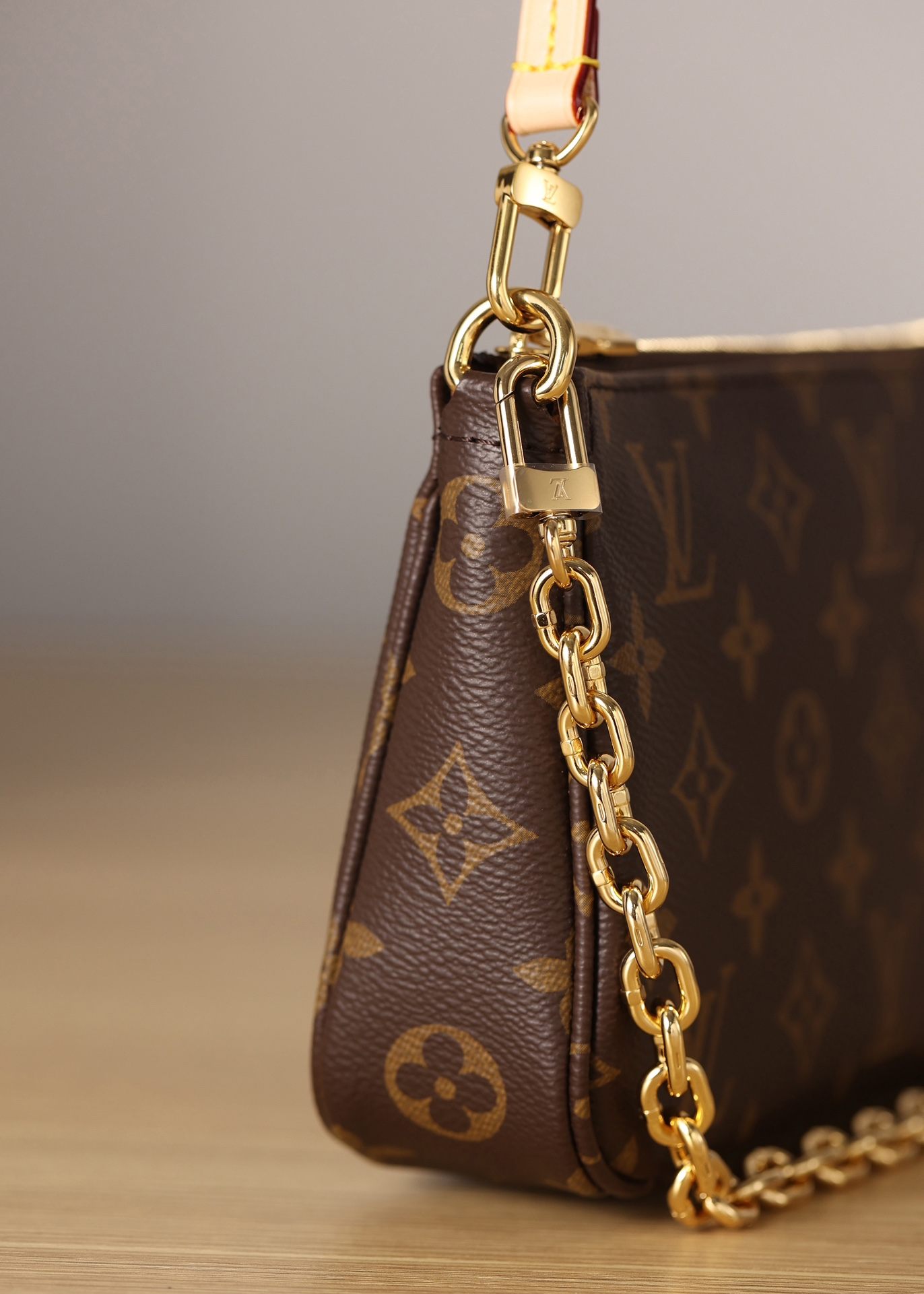 LOUIS VUITTON Pochette Accessoires Monogram