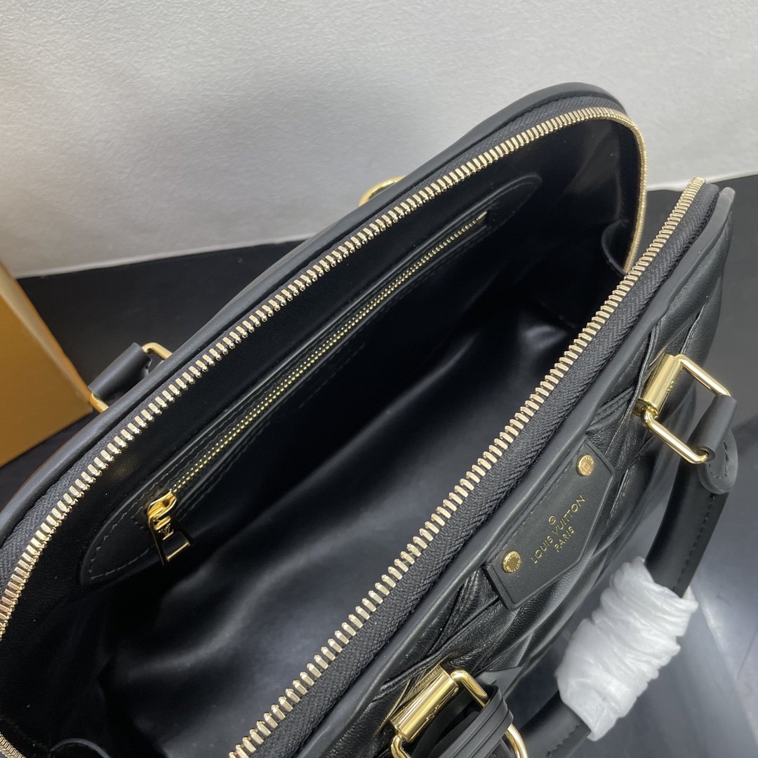 LOUIS VUITTON Alma PM Monogram