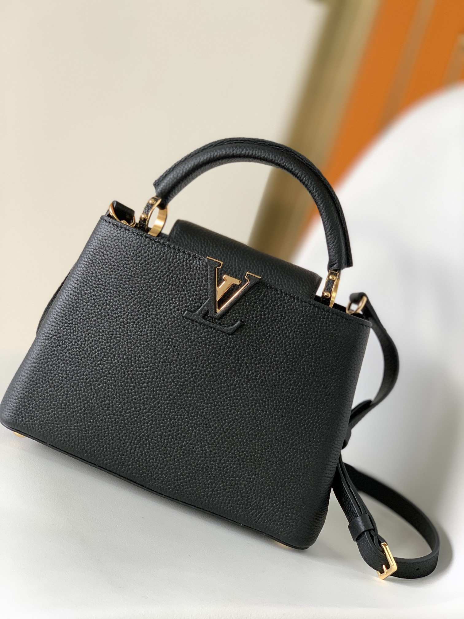 LOUIS VUITTON Capucines BB Black (golden finish)