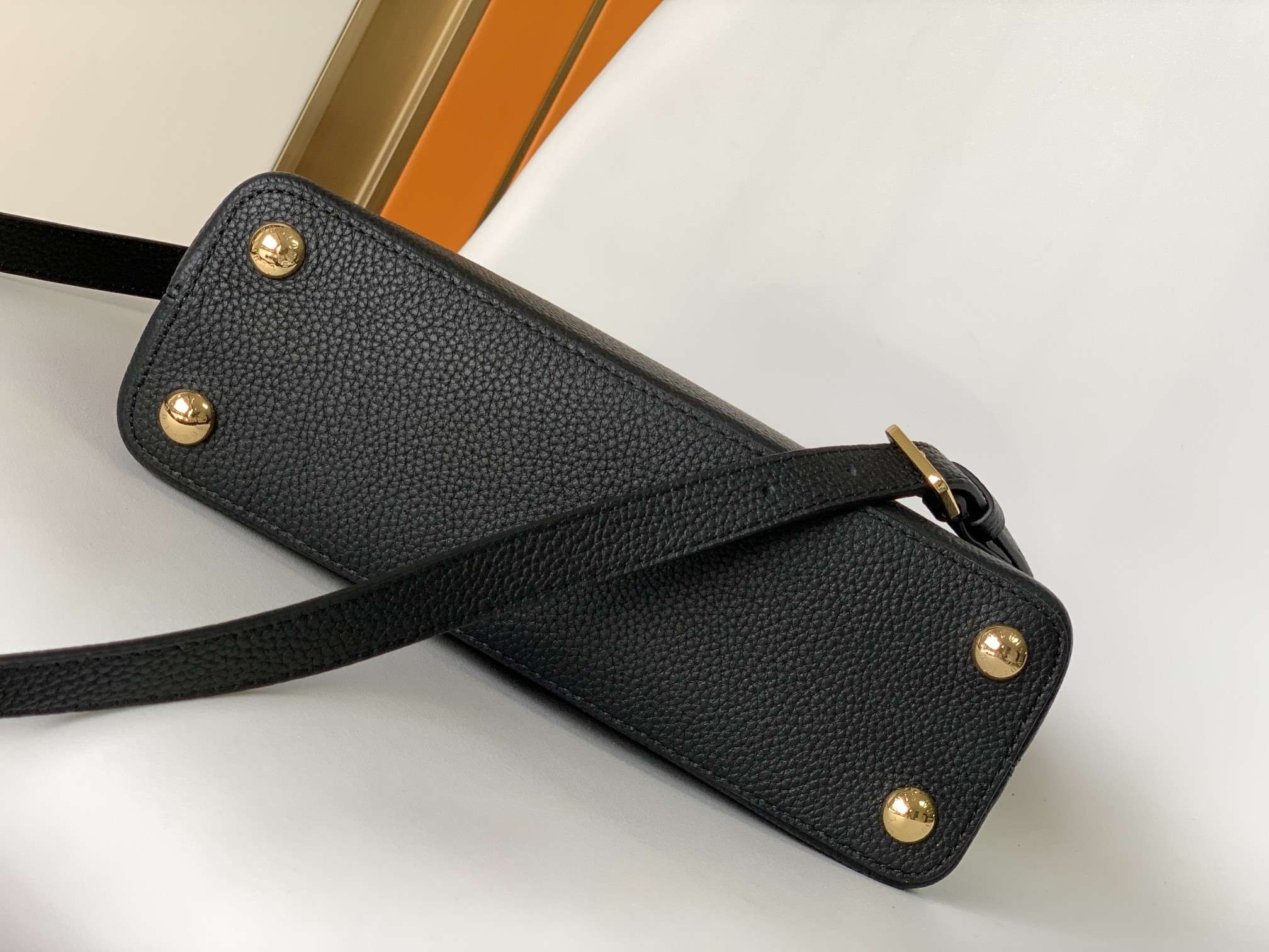 LOUIS VUITTON Capucines BB Black (golden finish)