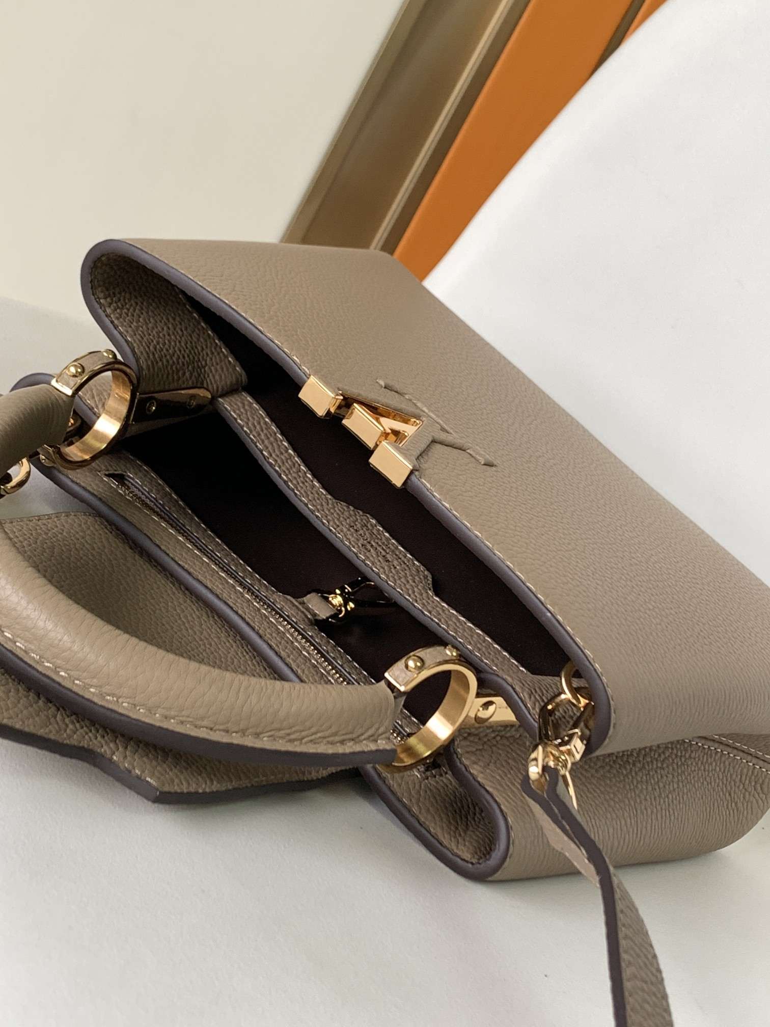 LOUIS VUITTON Capucines BB Galet Grey