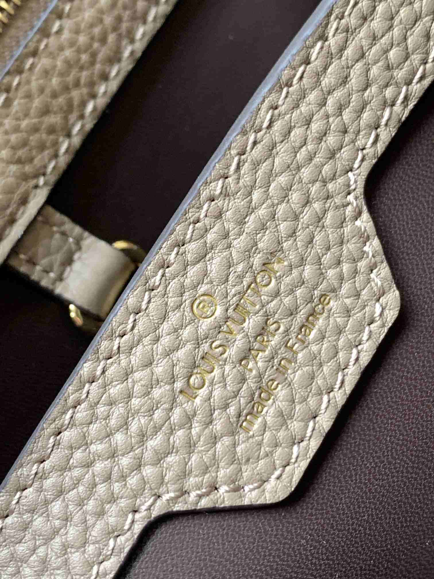 LOUIS VUITTON Capucines BB Galet Grey