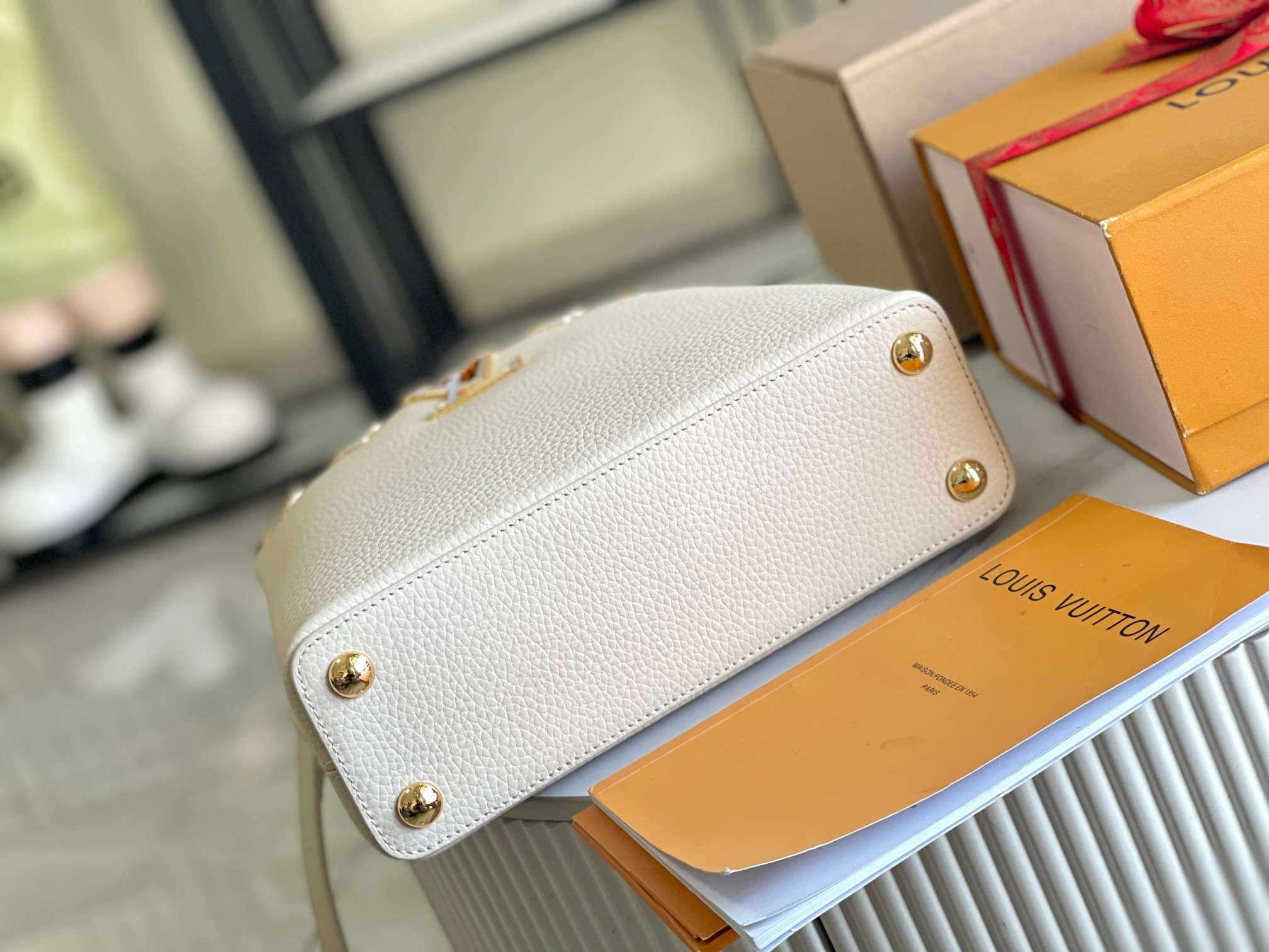 LOUIS VUITTON Capucines BB Pearly Cream