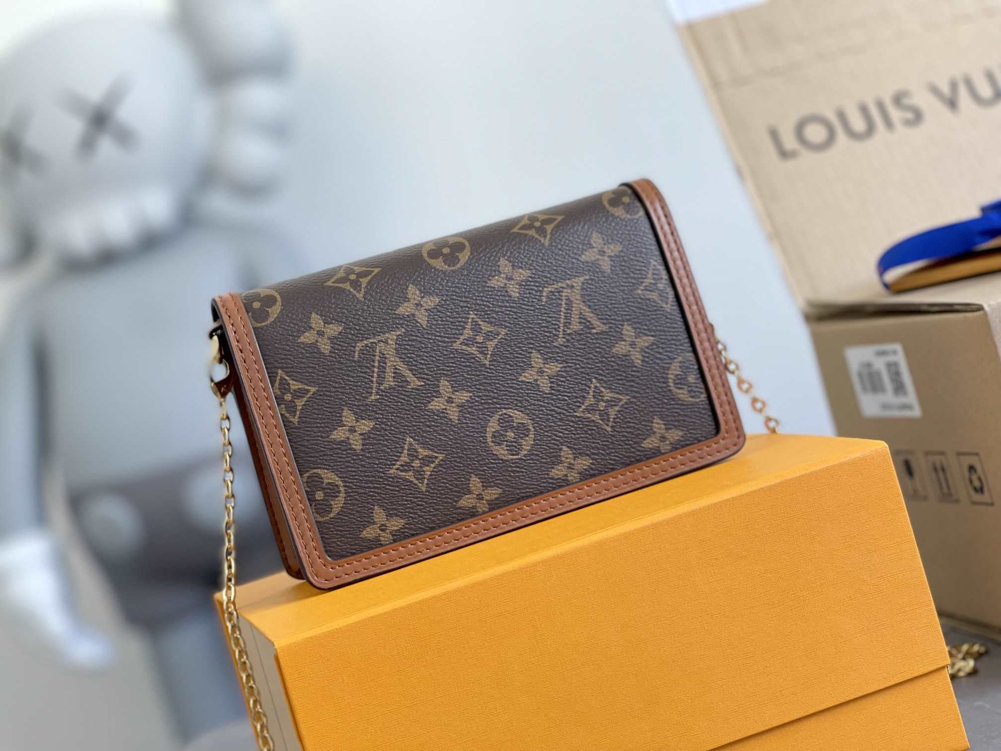 LOUIS VUITTON Dauphine East West Bag