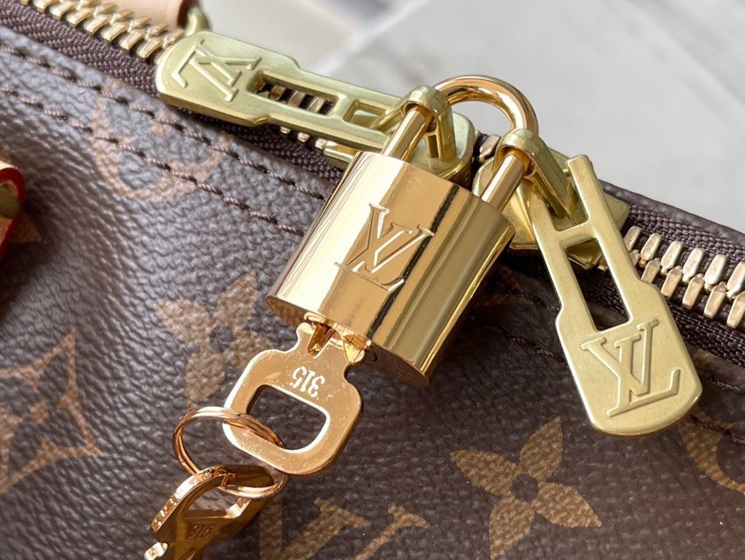 LOUIS VUITTON Keepall Bandoulière 55 Monogram