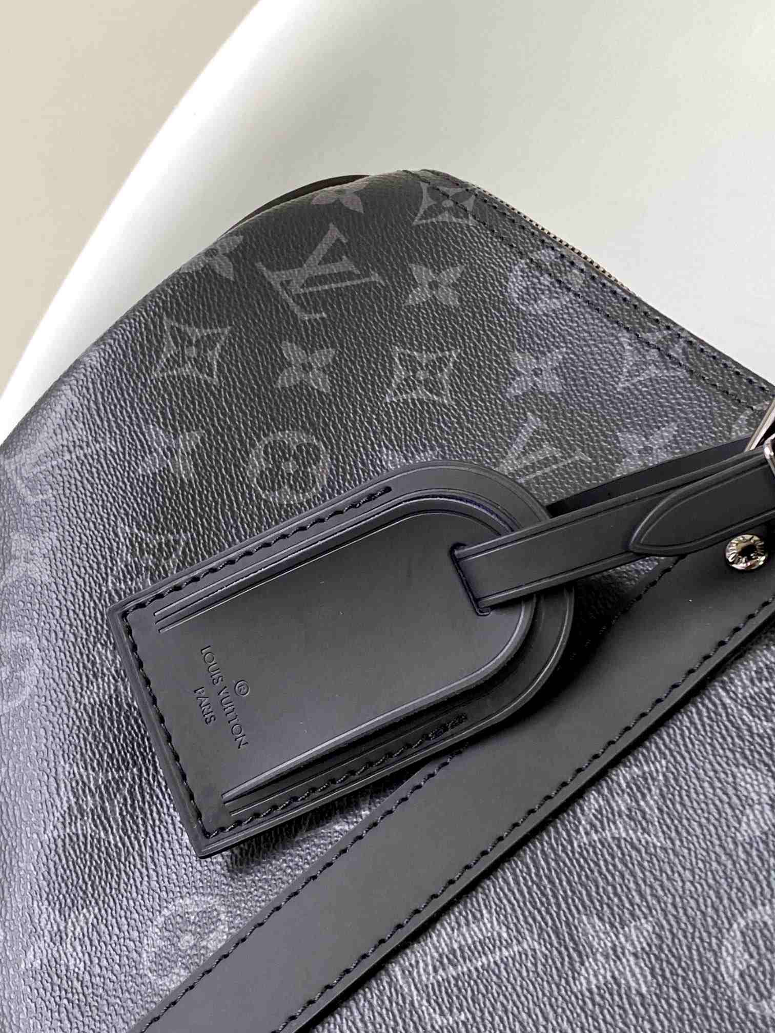 LOUIS VUITTON Keepall Bandoulière 55 Black