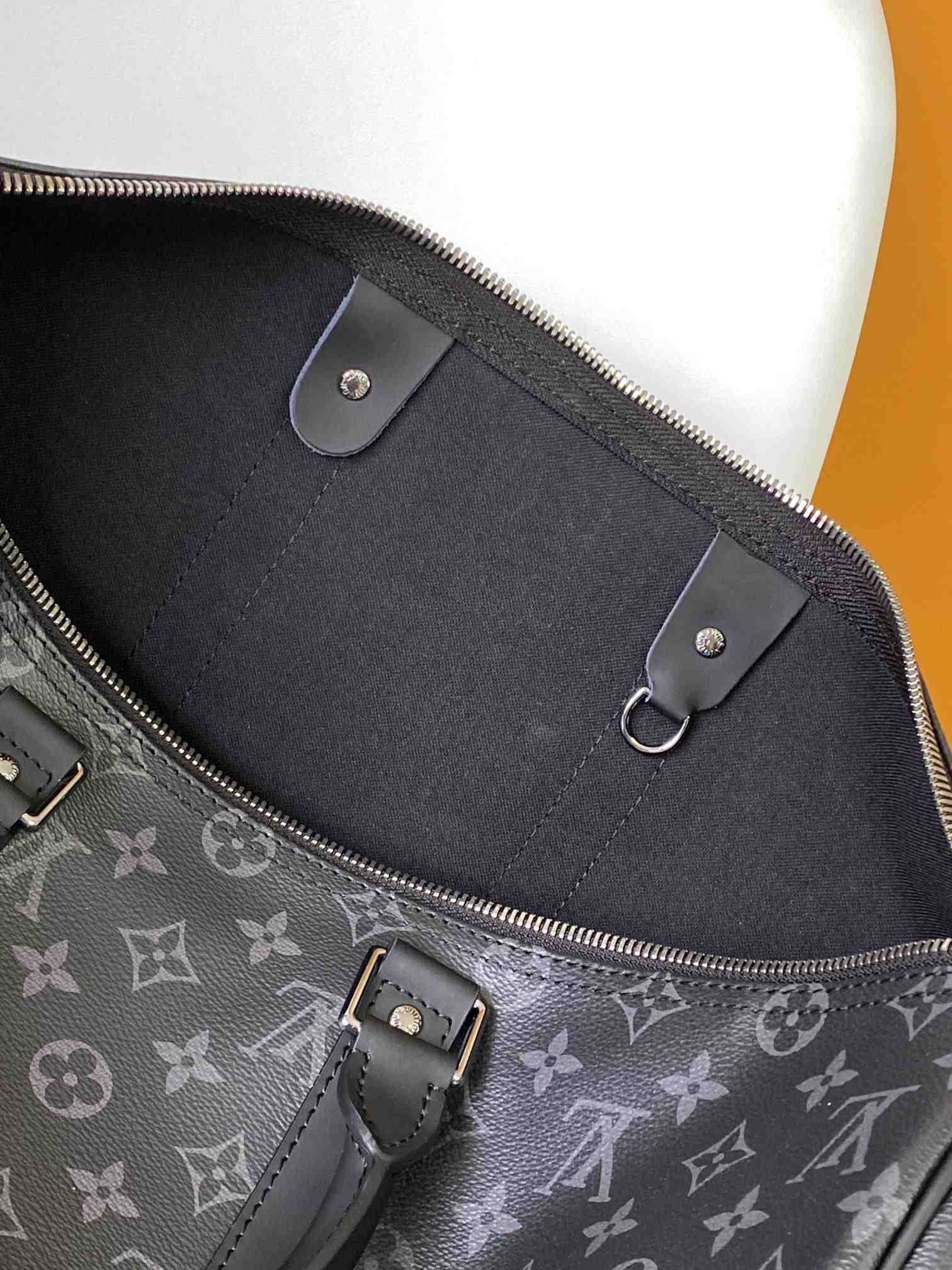 LOUIS VUITTON Keepall Bandoulière 55 Black