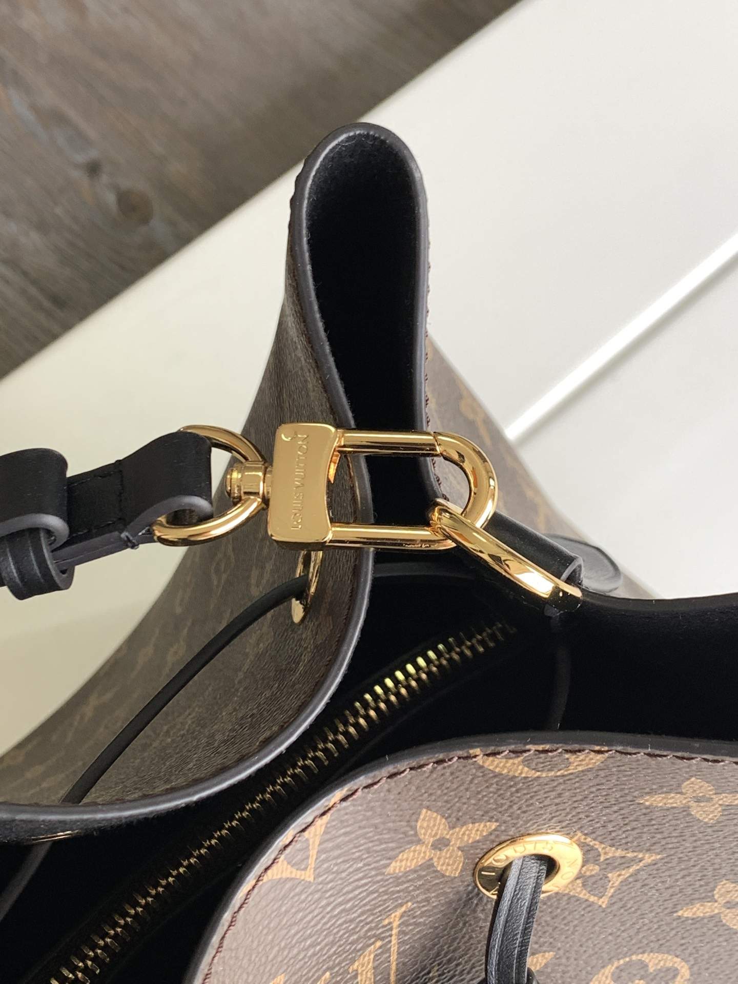 LOUIS VUITTON NéoNoé MM Bucket Monogram