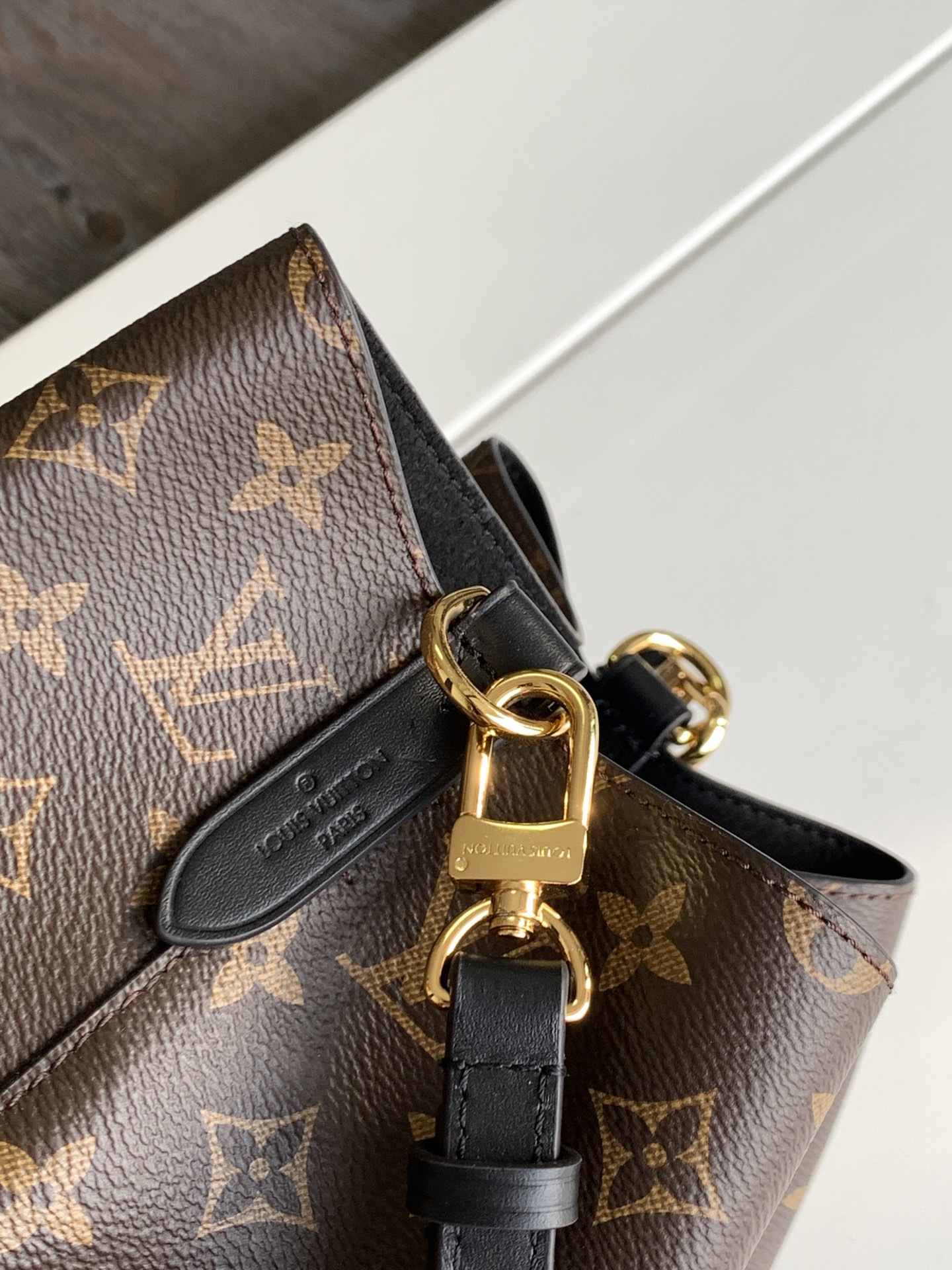 LOUIS VUITTON NéoNoé MM Bucket Monogram