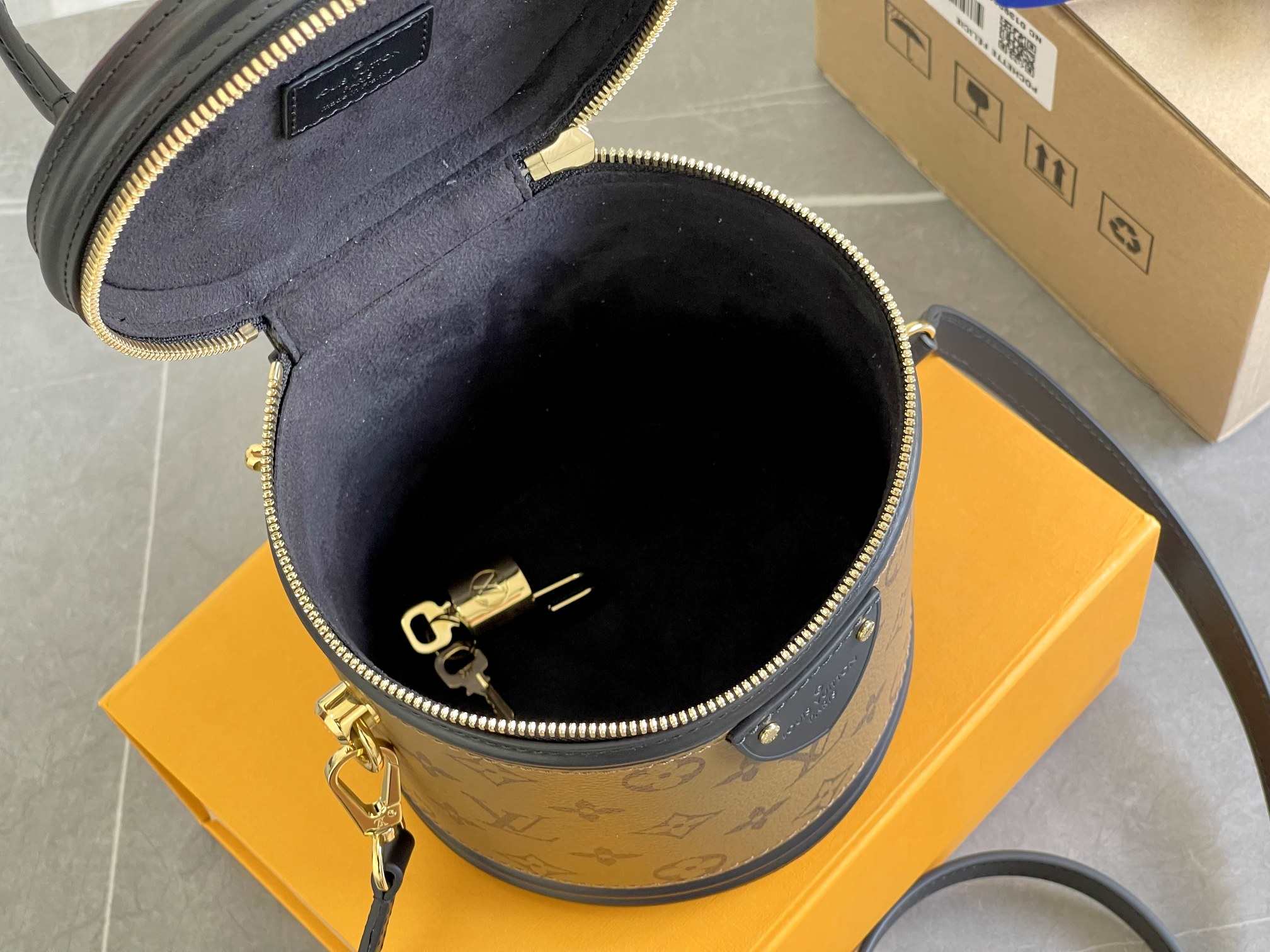 LOUIS VUITTON Cannes Bag